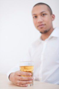 150375117 Man drinking beer 199x300 Detox to improve male fertility