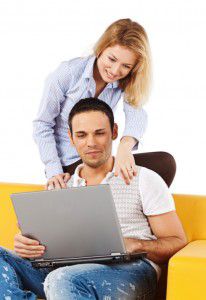 97701754 Couple on laptop 206x300 Evaluating parenting and pregnancy information on the internet