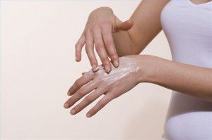 lotion 300x199 PUPPS: Pruritic Urticarial Papules and Plaques of Pregnancy