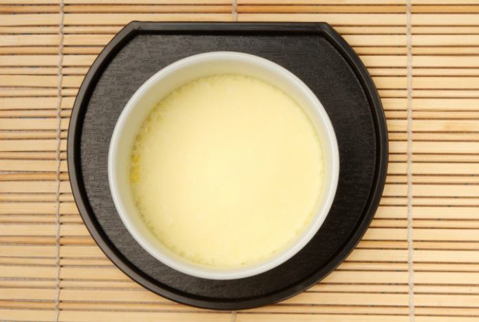 A bowl of custard.