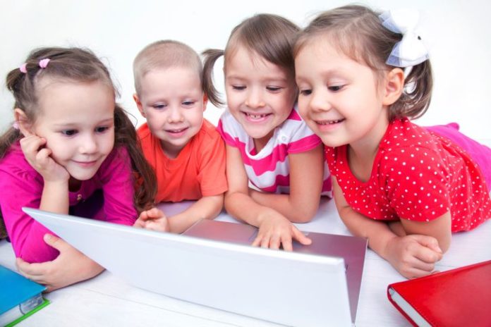 Children on laptop