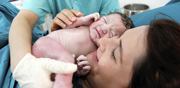 New mums more satisfied after giving birth in a public hospital | Parenthub