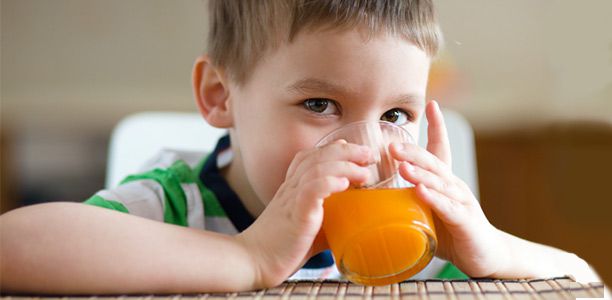 child_boy_drinking_juice_breakfast_healthy_eating_nutrition | Parenthub