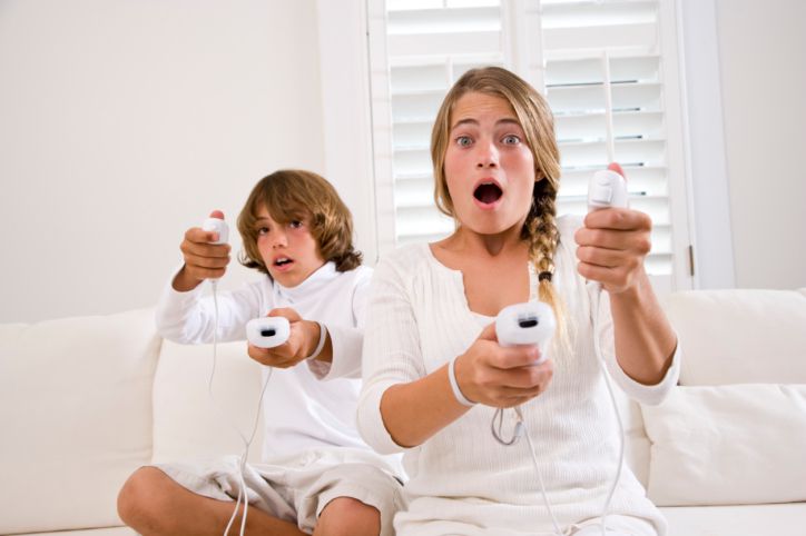 Kids playing Nintendo Wii