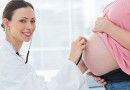 female_doctor_checking_pregnant_woman
