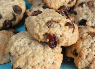 oat and sultana cookies